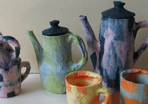 籾山由美の東京-島根 小さな暮らしゆっくり動く時間を贅沢に使って和紙の花器作り。