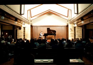 ベルリンのピアニスト、ヘニング・シュミート来日に寄せて。