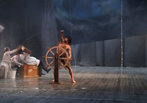 フランス現代演劇を代表する太陽劇団、'12年12月に台北公演。
