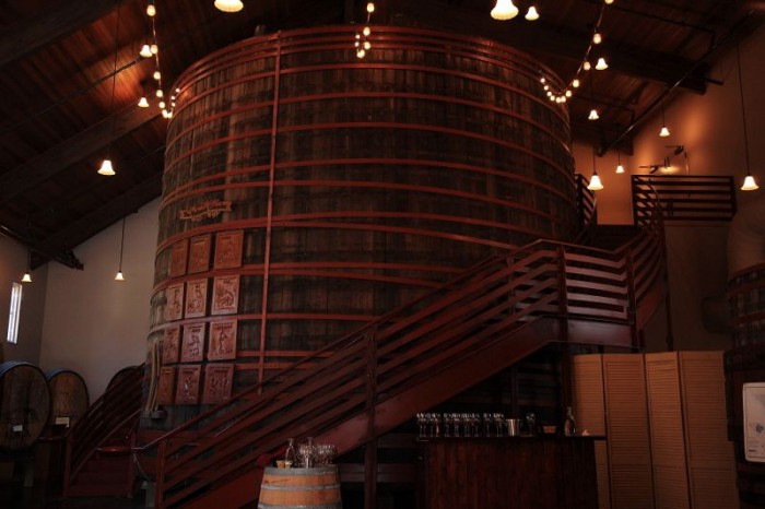 カリフォルニアで最大とされる、創業当時に使用していた大樽