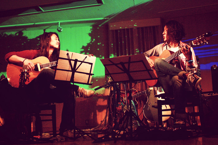 小沼ようすけ（g）と共演